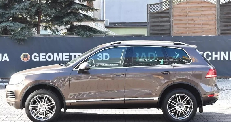 Volkswagen Touareg cena 61700 przebieg: 223000, rok produkcji 2010 z Darłowo małe 326